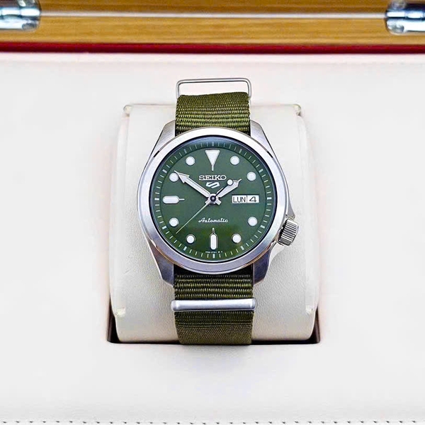  Seiko 5 Automatic Sport Beater SRPE65K1