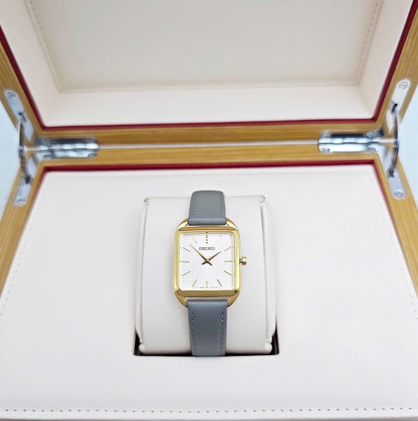  Seiko Quartz SWR090P1