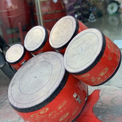 Cấu tạo trống hát văn với thân gỗ và mặt da truyền thống.
