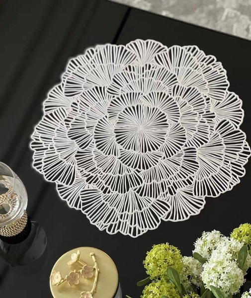 TẤM LÓT HOA VIỀN BẠC