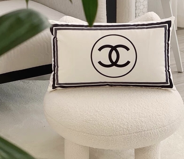 GỐI CHANEL TRẮNG VIỀN ĐEN