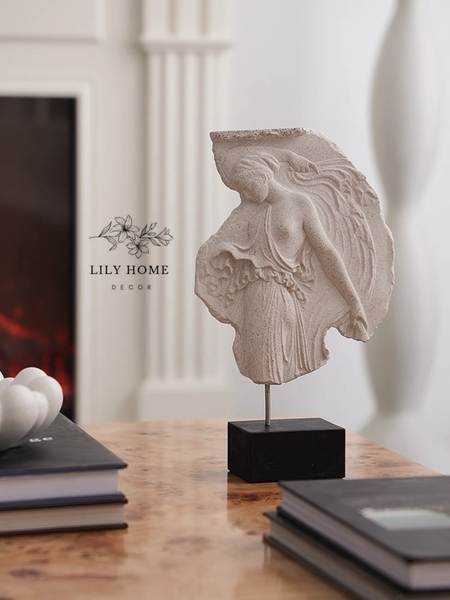 𝑻𝑼̛𝑶̛̣𝑵𝑮 𝑵𝑼̛̃ 𝑻𝑯𝑨̂̀𝑵 𝑻𝑹𝑨𝑵𝑮 𝑻𝑹𝑰́ 𝑵𝑮𝑯𝑬̣̂ 𝑻𝑯𝑼𝑨̣̂𝑻