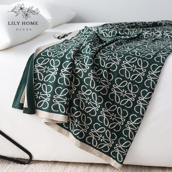 𝑪𝑯𝑨̆𝑵 𝑳𝑶𝑾𝑬