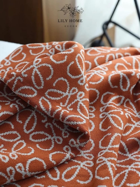 𝑪𝑯𝑨̆𝑵 𝑳𝑶𝑾𝑬