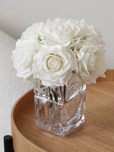 BÌNH HOA THUỶ TINH HOA HỒNG TRẮNG