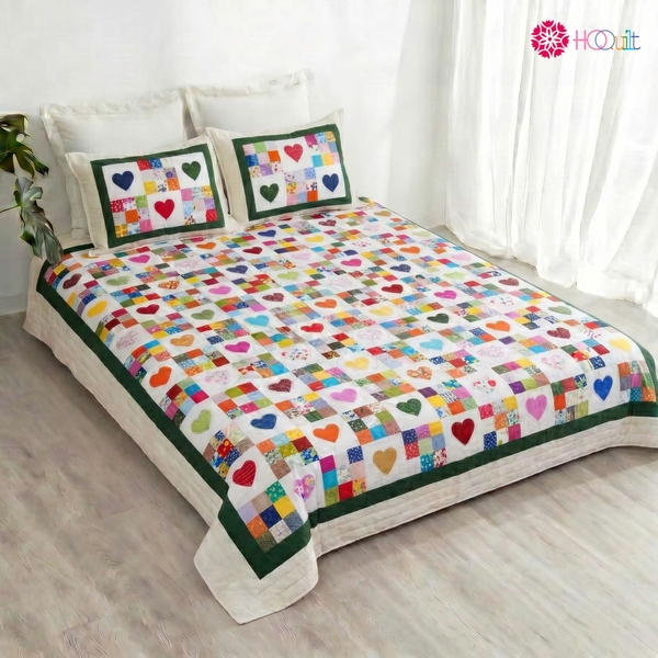 Chăn quilt hoạ tiết tim kết hợp
