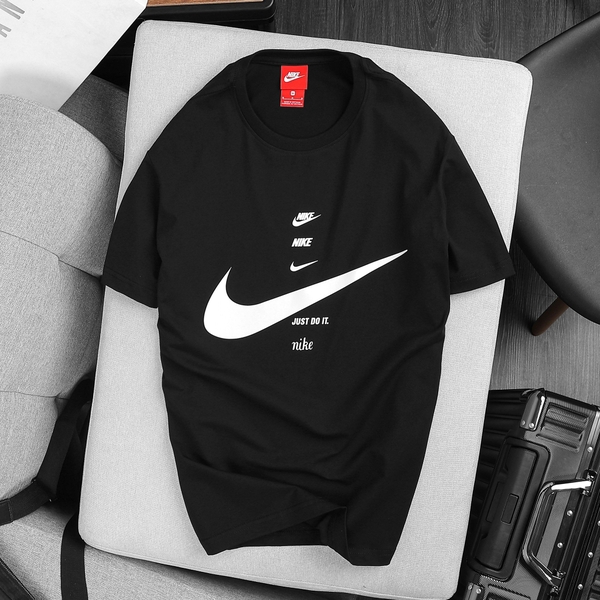 ao-thun-nike-swoosh-print