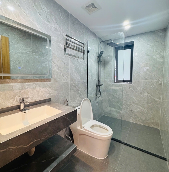 Bán nhà phố Cổ Linh, Thạch Bàn, 5 tầng, DT 50m2, MT 5m, 3PN, có thang máy, gara ô tô