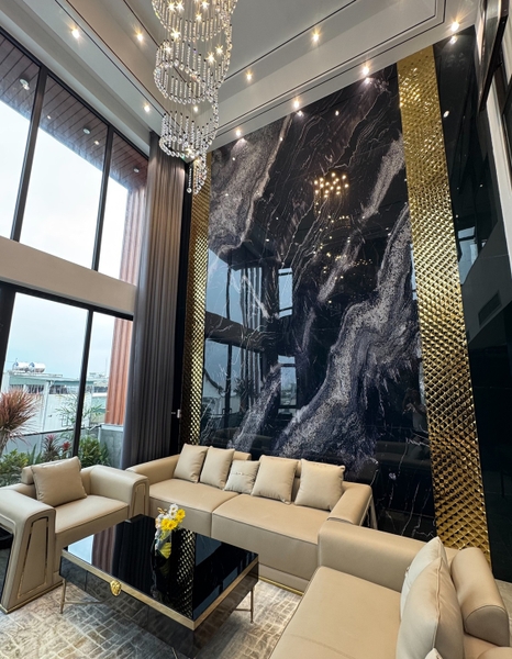 Bán nhà mặt ngõ Nguyễn Thời Trung, Thạch Bàn, 8 tầng, DT 90m2, MT 5m, 5PN, full nội thất