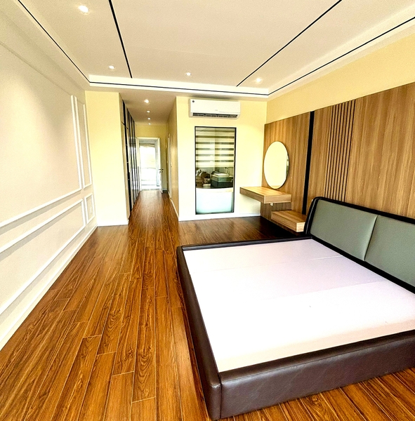 Bán nhà mặt phố Viên Chiếu, Phúc Lợi, 7 tầng, DT 76m2, MT 4,5m, tiện kinh doanh, văn phòng