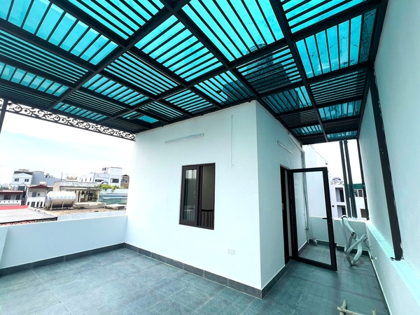 Bán nhà Ngõ 61 phố Trạm, 6 tầng, DT 40m2, MT 5.4m, 3PN, full nội thất, có thang máy, 2026