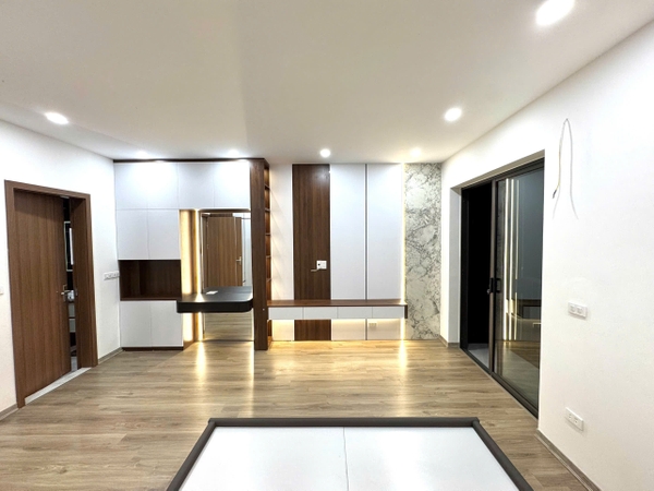 Bán nhà Phúc Lợi, gần Trường Lê Quý Đôn, 5 tầng, DT 40m2, MT 3.8m, lô góc, 3PN, 2026