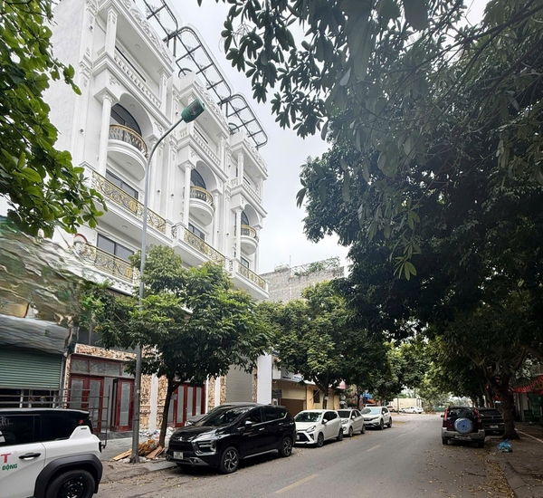 Bán nhà mặt phố khu Sài Đồng, 7 tầng, DT 80m2, MT 4.35m, 3PN, tiện kinh doanh, 2026
