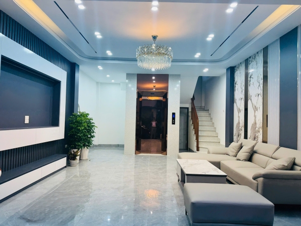 Bán nhà phố Cổ Linh, Thạch Bàn, 5 tầng, DT 50m2, MT 5m, 3PN, có thang máy, gara ô tô