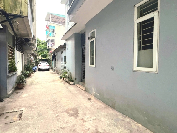 Bán đất Ngõ 466 Ngô Gia Tự, Việt Hưng, DT 55m2, MT 4.5m, lô góc, ô tô vào nhà, 2026