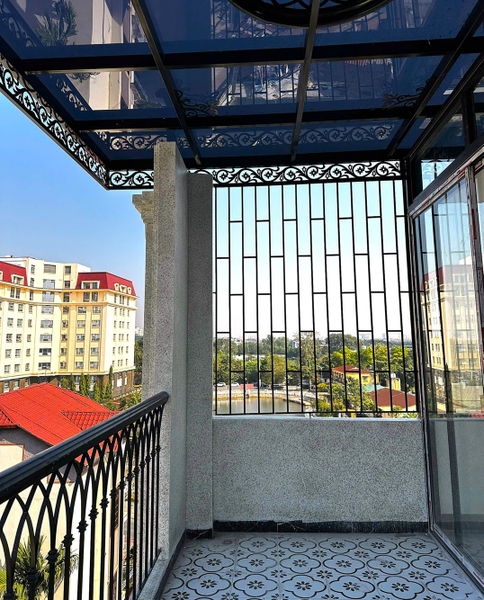 Bán nhà phố Lâm Hạ, gần hồ Hàng Không, 7 tầng, DT 68m2, MT 5m, 4PN, full nội thất