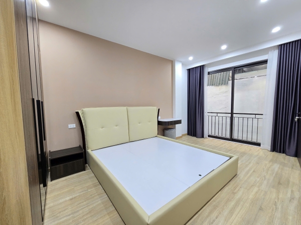 Bán nhà ngõ 66 phố Ngọc Lâm, 6 tầng, DT 39m2, MT 5m, 3PN, có thang máy, 2025