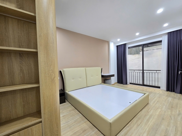 Bán nhà ngõ 66 phố Ngọc Lâm, 6 tầng, DT 39m2, MT 5m, 3PN, có thang máy, 2025