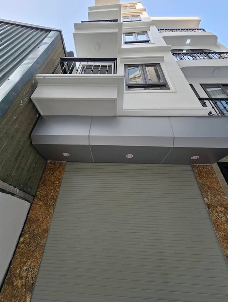 Bán nhà Ngõ 565 Bát Khối, Cự Khối, 6 tầng, DT 33m2, MT 3.6m, 3PN, ô tô đỗ cửa, 2024