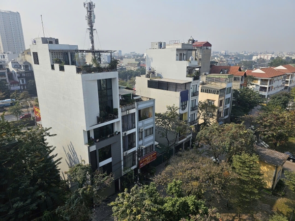 Bán nhà phân lô phố Cổ Linh, Thạch Bàn, 7 tầng, DT 40m2, MT 3.8m, 4PN, tiện kinh doanh