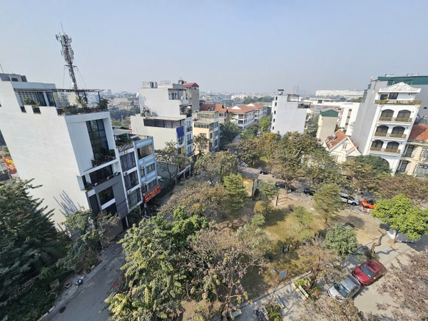 Bán nhà phân lô phố Cổ Linh, Thạch Bàn, 7 tầng, DT 40m2, MT 3.8m, 4PN, tiện kinh doanh