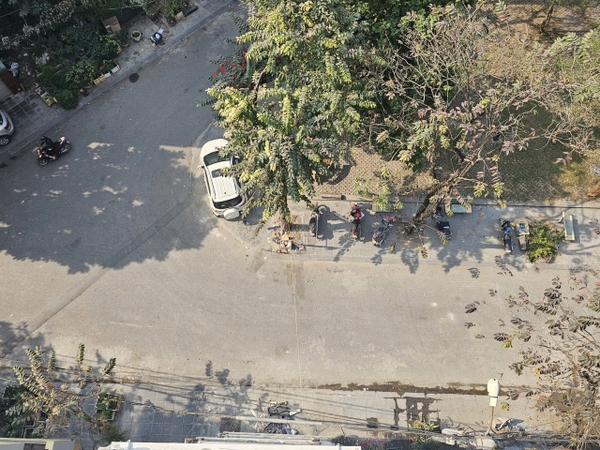 Bán nhà phân lô phố Cổ Linh, Thạch Bàn, 7 tầng, DT 40m2, MT 3.8m, 4PN, tiện kinh doanh