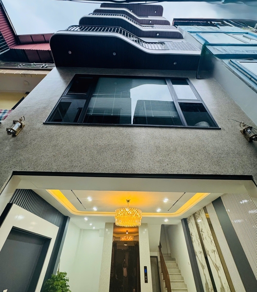 Bán nhà phố Cổ Linh, Thạch Bàn, 5 tầng, DT 50m2, MT 5m, 3PN, có thang máy, gara ô tô