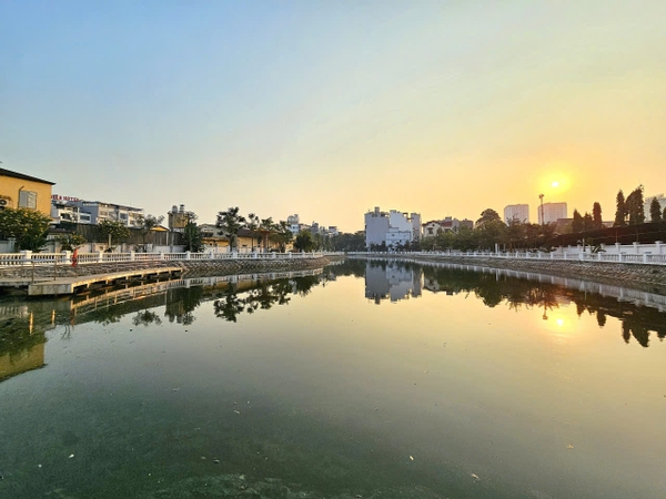 Bán nhà phố Lâm Hạ, gần hồ Hàng Không, 7 tầng, DT 68m2, MT 5m, 4PN, full nội thất