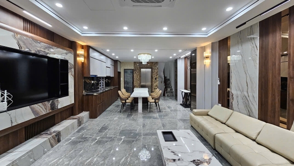 Bán nhà Ngõ 206 Cổ Linh, gần Aeon Mall, 7 tầng, DT 80m2, MT 5m, 4PN, Full nội thất