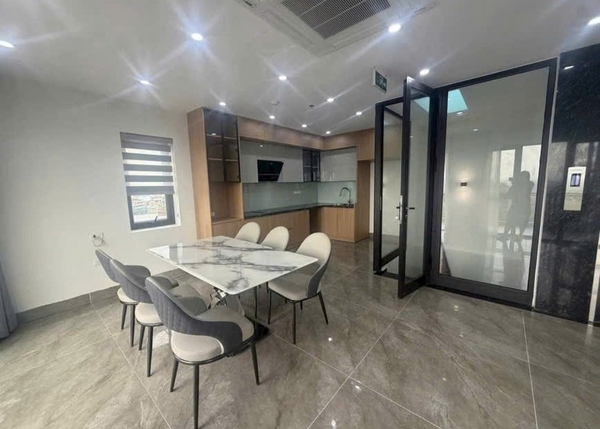 Bán nhà mặt phố khu Tư Đình, 6 tầng, DT 80m2, MT 6.5m, lô góc, tiện kinh doanh, 2026