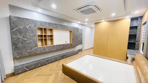 Bán nhà phố Xuân Đỗ, Cự Khối, 6 tầng, DT 53m2, MT 4m, 4PN, có thang máy, gara ô tô