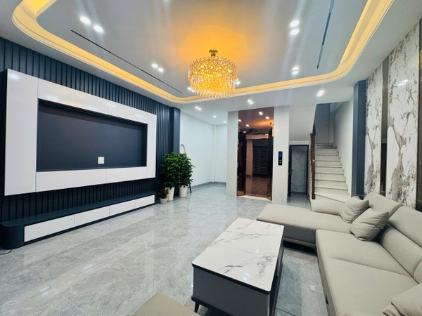 Bán nhà phố Cổ Linh, Thạch Bàn, 5 tầng, DT 50m2, MT 5m, 3PN, có thang máy, gara ô tô