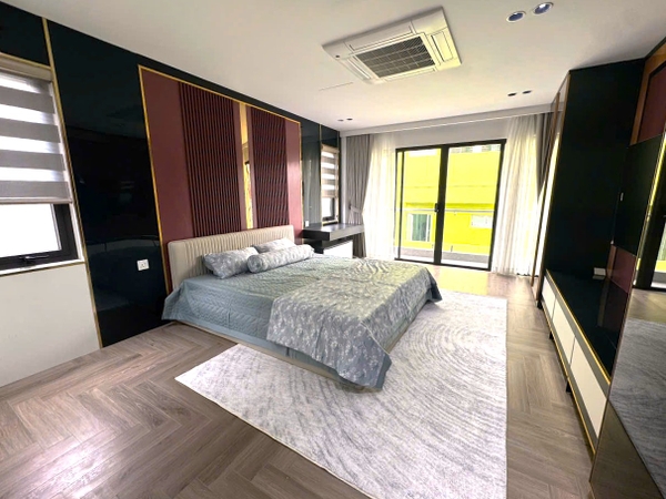 Bán nhà phân lô Nguyễn Văn Cừ, Gia Thụy, 8 tầng, DT 47m2, MT 4m, 4PN, Full nội thất