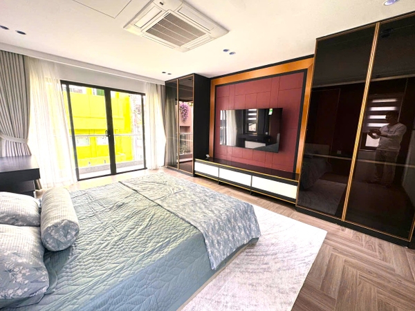 Bán nhà phân lô Nguyễn Văn Cừ, Gia Thụy, 8 tầng, DT 47m2, MT 4m, 4PN, Full nội thất