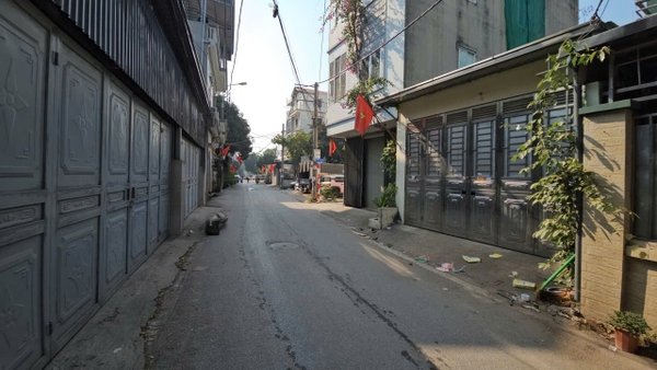 Bán đất mặt ngõ phố Bát Khối, Thạch Bàn, DT 63m2, MT 5m, đường 6m, tiện kinh doanh