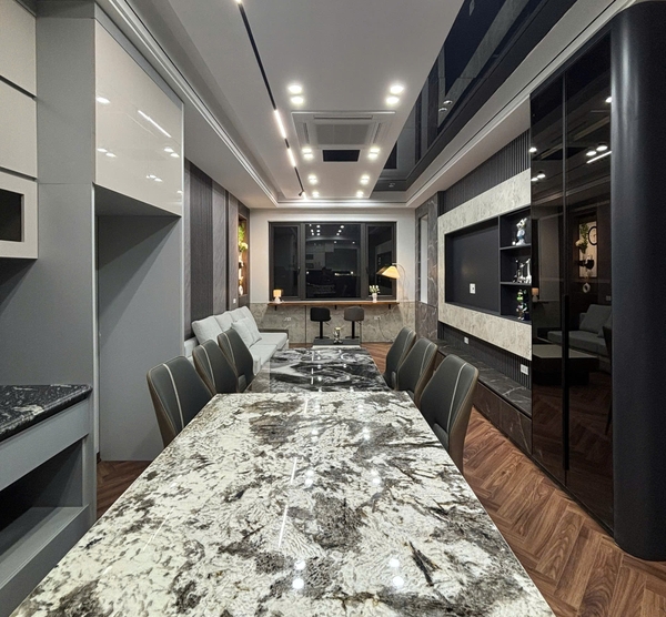 Bán nhà phố Nguyễn Văn Cừ, Gia Thụy, 7 tầng, DT 48m2, MT 4m, 4PN, thang máy, gara ô tô