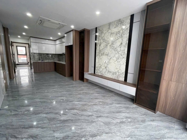 Bán nhà Ngõ 604 Ngọc Thụy, 6 tầng, DT 47m2, MT 3.4m, 3PN, thang máy, gara 2 ô tô
