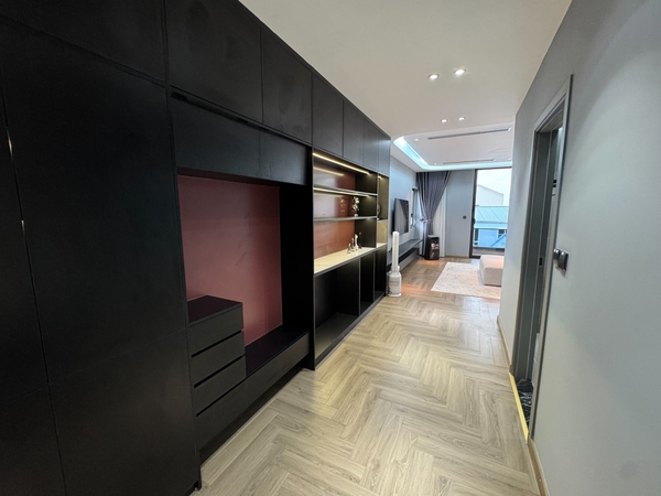 Bán nhà mặt ngõ Nguyễn Thời Trung, Thạch Bàn, 8 tầng, DT 90m2, MT 5m, 5PN, full nội thất