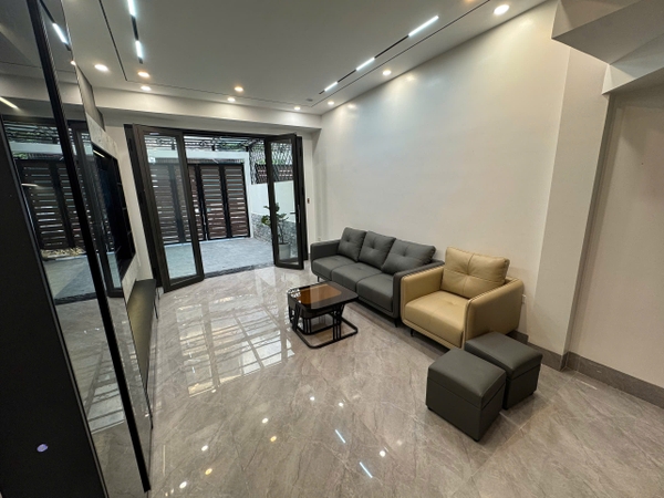 Bán nhà phố Chu Huy Mân, gần Vinschool, 6 tầng, DT 70m2, MT 3.6m, 5PN, full nội thất