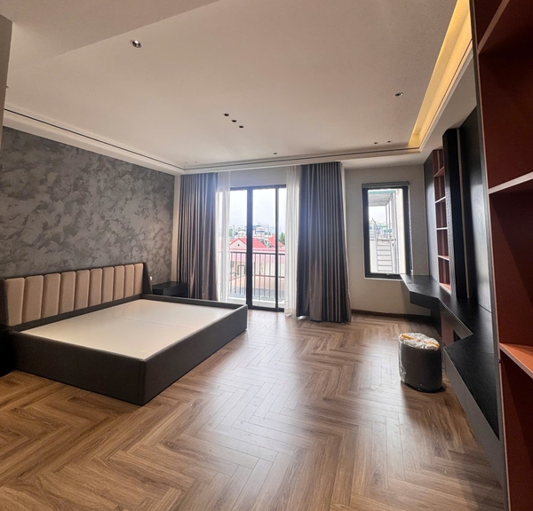 Bán nhà phố Nguyễn Thời Trung, Thạch Bàn, 7 tầng, DT 50m2, MT 5.2m, 4PN, FULL nội thất