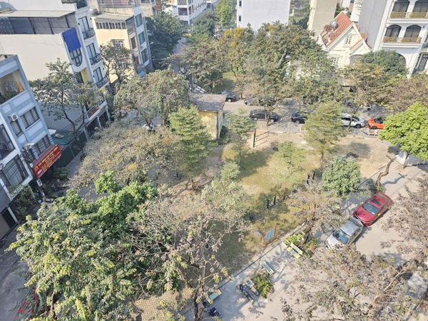 Bán nhà phân lô phố Cổ Linh, Thạch Bàn, 7 tầng, DT 40m2, MT 3.8m, 4PN, tiện kinh doanh