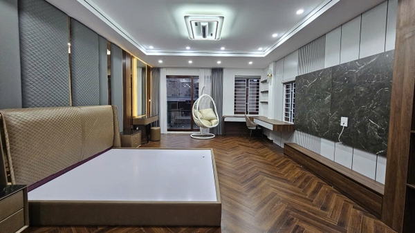 Bán nhà Ngõ 206 Cổ Linh, gần Aeon Mall, 7 tầng, DT 80m2, MT 5m, 4PN, Full nội thất