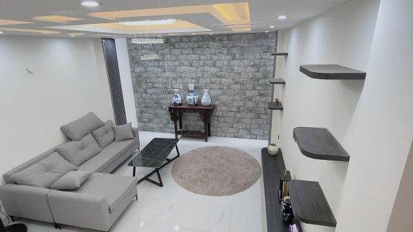 Bán nhà phố Hồng Tiến, Bồ Đề, 7 tầng, DT 68m2, MT 4m, 4PN, thang máy, gara ô tô