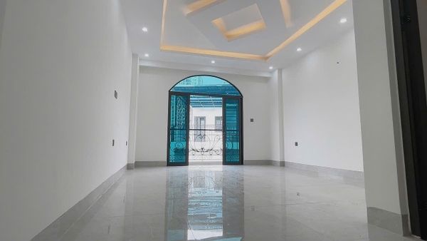 Bán nhà phố Hồng Tiến, Bồ Đề, 7 tầng, DT 68m2, MT 4m, 4PN, thang máy, gara ô tô