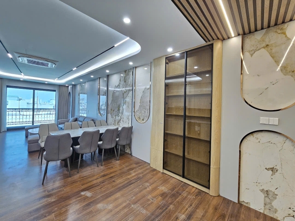 Bán nhà Ngõ 206 phố Cổ Linh, gần Aeon Mall, 7 tầng, DT 58m2, MT 4.5m, 4PN, 2026