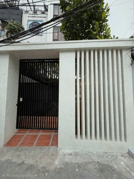 Bán nhà phố Lệ Mật, gần chợ Ô Cách, 4 tầng, DT 70m2, MT 4.4m, 4PN, full nội thất