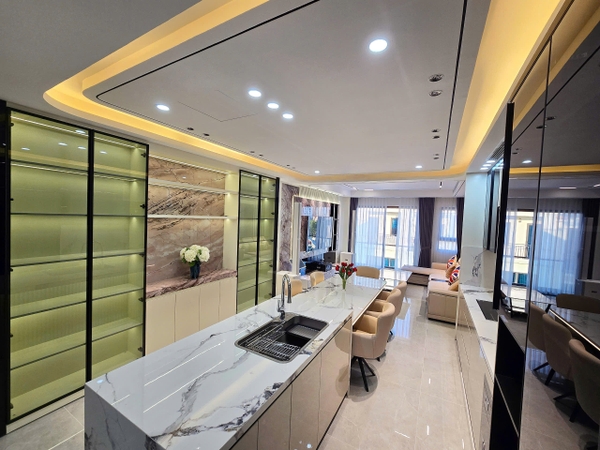 Bán nhà phân lô Ngọc Thụy, 6 tầng, DT 58m2, MT 4.6m, 4PN, full nội thất, tiện kinh doanh