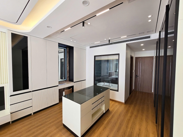 Bán nhà phân lô Ngọc Thụy, 6 tầng, DT 58m2, MT 4.6m, 4PN, full nội thất, tiện kinh doanh