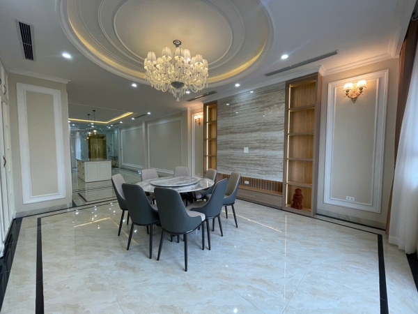 Bán nhà phân lô chân cầu Vĩnh Tuy, 7 tầng, DT 90m2, MT 5m, 4PN, có thang máy, gara