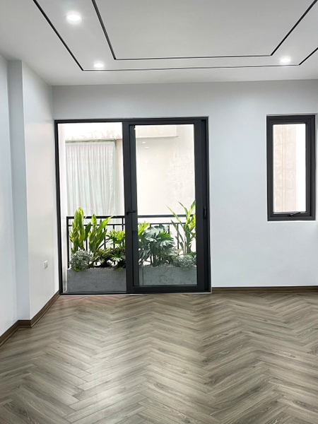 Bán nhà phố Ái Mộ, Bồ Đề, 7 tầng, DT 53m2, MT 3.8m, 4PN, full nội thất, thang máy, gara